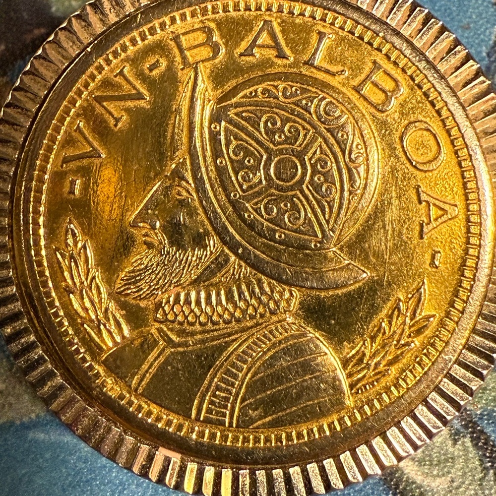Gold and Silver Un Balboa Coin earrings - Picture 4 of 6